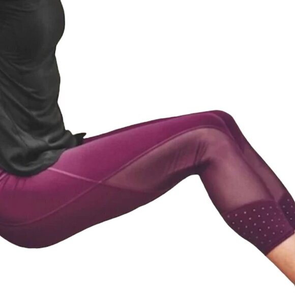 Athleta Women's Purple High Rise Laser Cut Mesh Sonar Capri Leggings Plus 1X - Picture 1 of 12